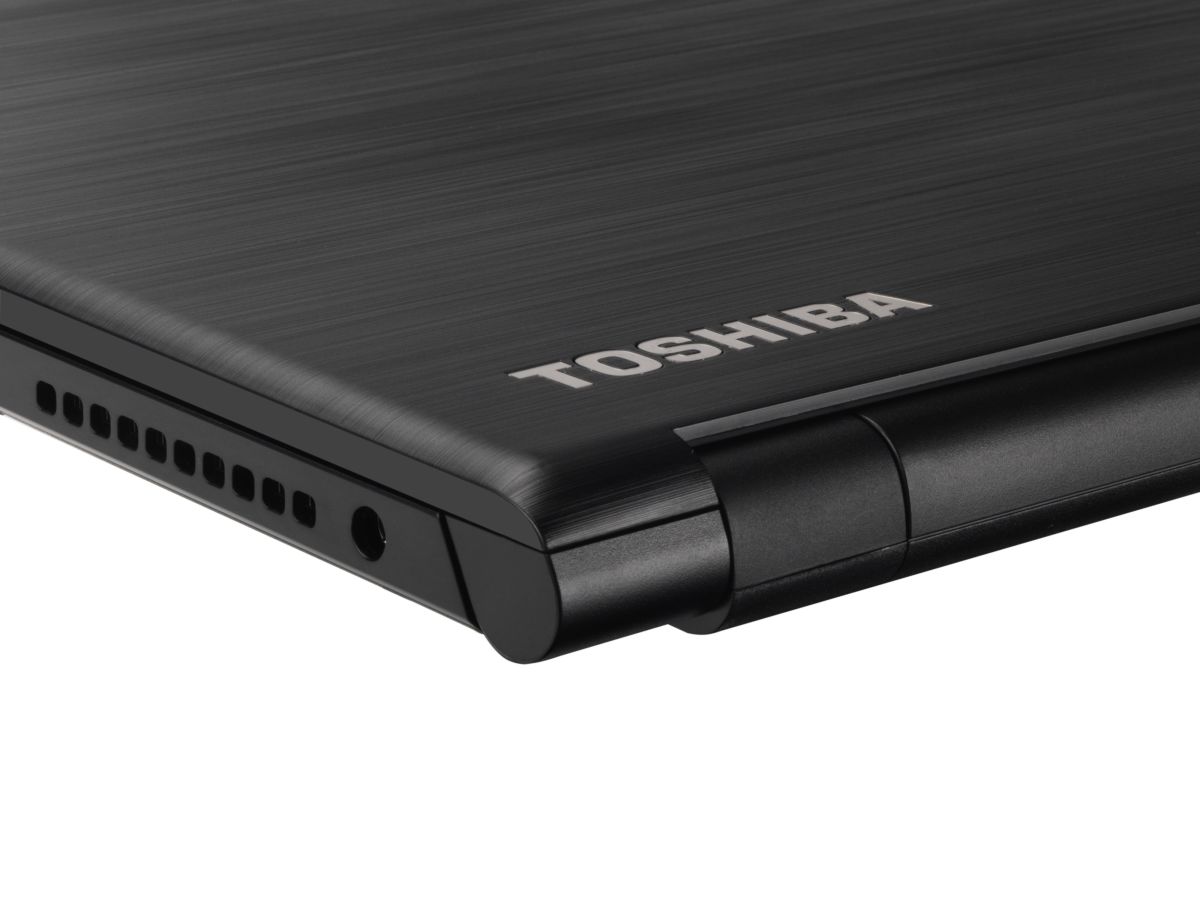 TOSHIBA R50-E-14N